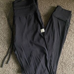 Vuori Black Daily Leggings